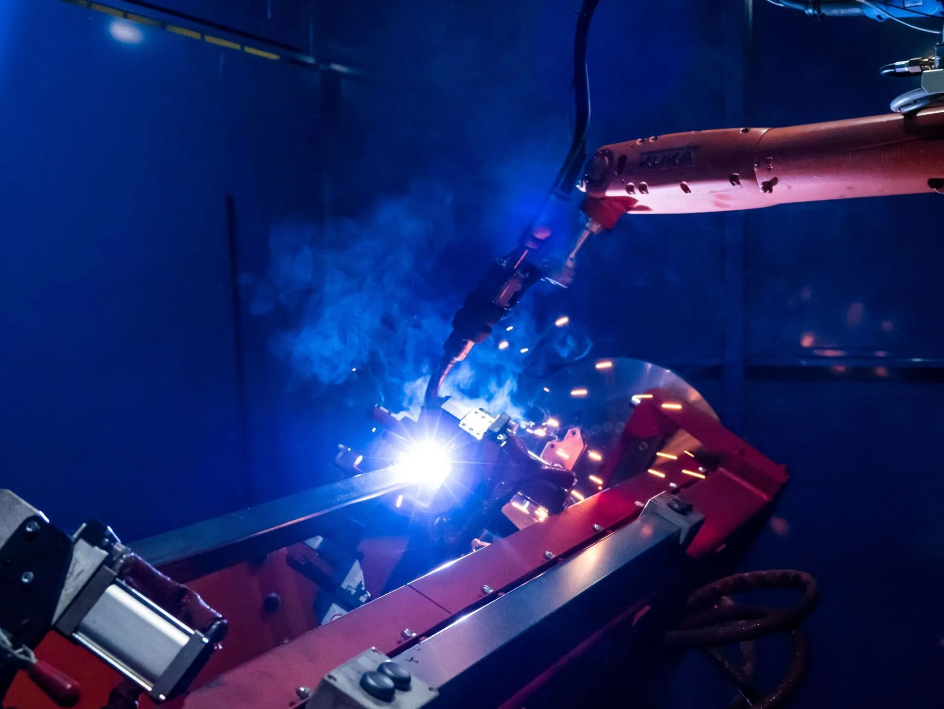 Преимущества роботизированной сварки Преимущества роботизированной сварки