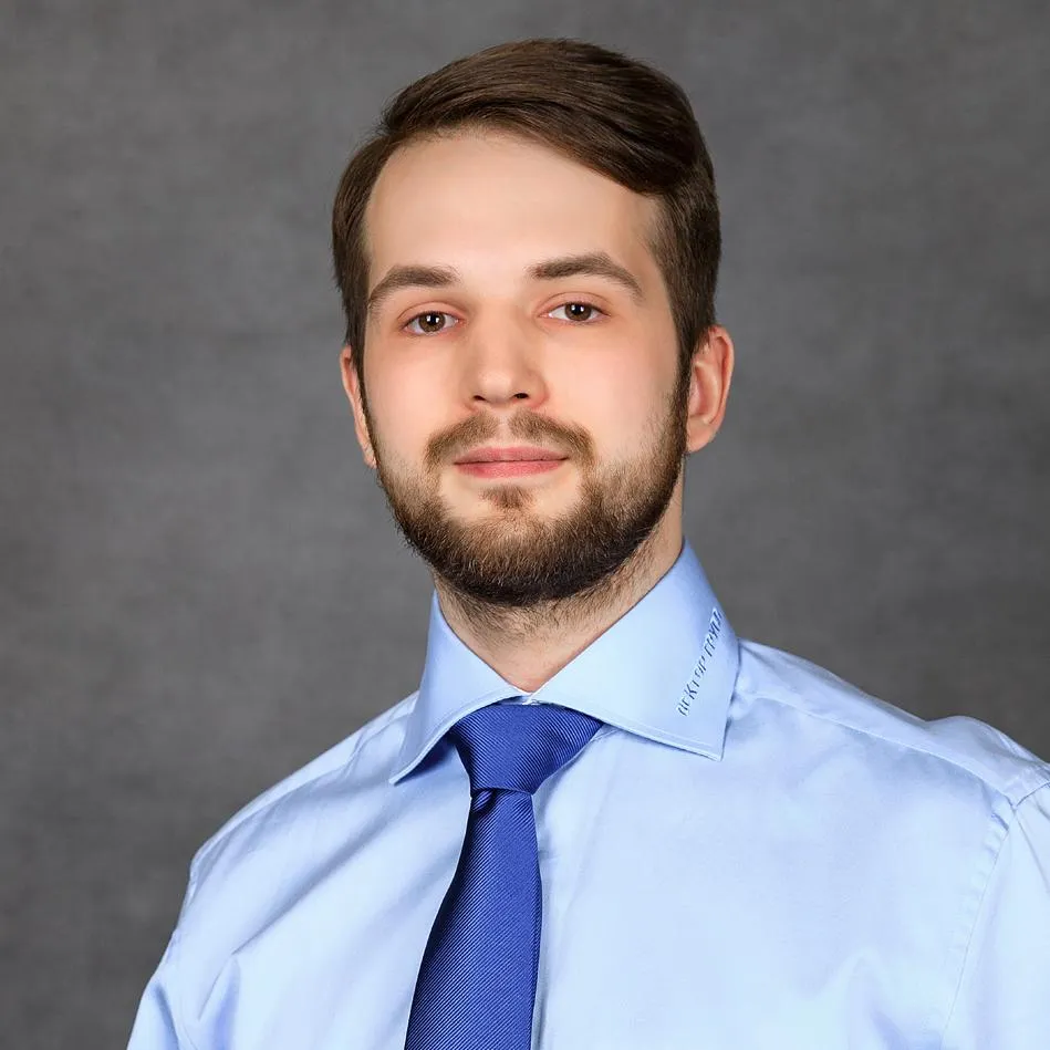 Илья Жданов