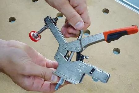 Горизонтальный зажим с открытым плечом и горизонтальным основанием STC-HH /40 (+STC-SET-T20)