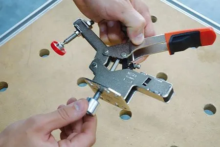 Горизонтальный зажим с открытым плечом и горизонтальным основанием STC-HH /60 (+STC-SET-T20)