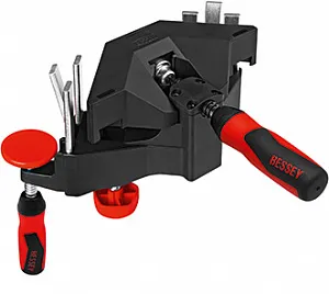 Струбцина для выправки дверных углов WTR