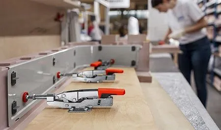 Зажим с выдвигаемым упором на горизонтальном основании STC-IHH /35