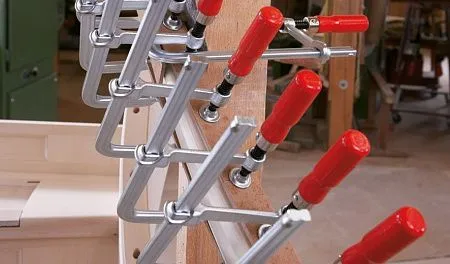 Цельнометаллическая струбцина с деревянной ручкой classiX GS 400/120