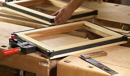 Ленточный зажим BAN700