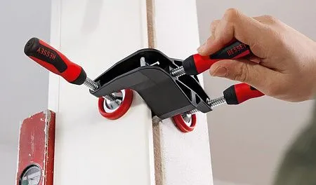 Струбцина для выправки дверных коробок TFM-2K