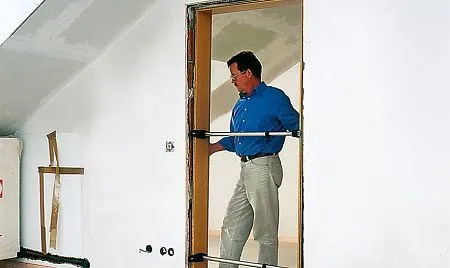 Распорка для установки дверных коробок TMS