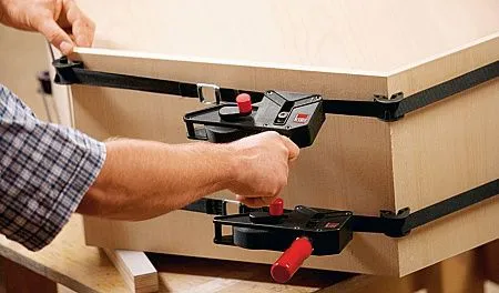 Ленточный зажим BAN700