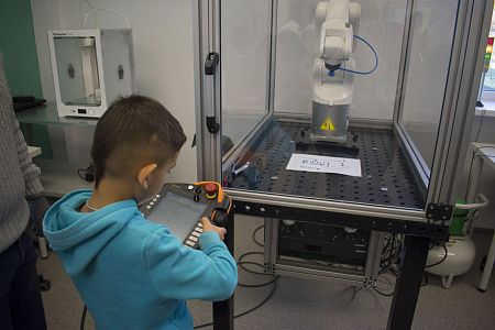 Учебный класс по робототехнике в детском технопарке “Кванториум” г. Евпатория