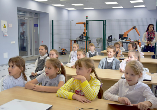 Учебный класс по робототехнике в центре технического творчества и профориентации «Детский технопарк Кванториум» г. Нижнекамск